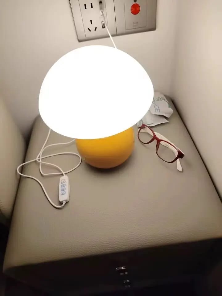 Customer photo review of Bauhaus Pilzlampe Cremeweiß | Elegantes Lichtambiente pur