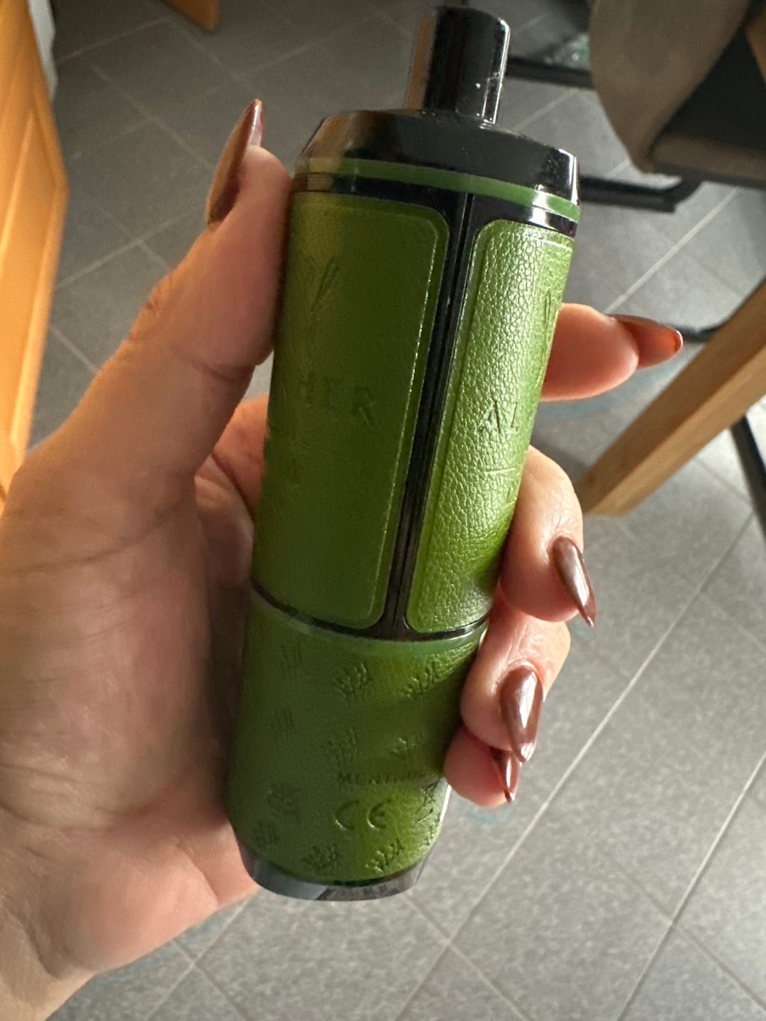 Customer photo review of Al Fakher Crown Bar 15K Hypermax Disposable Vape (Box of 10)
