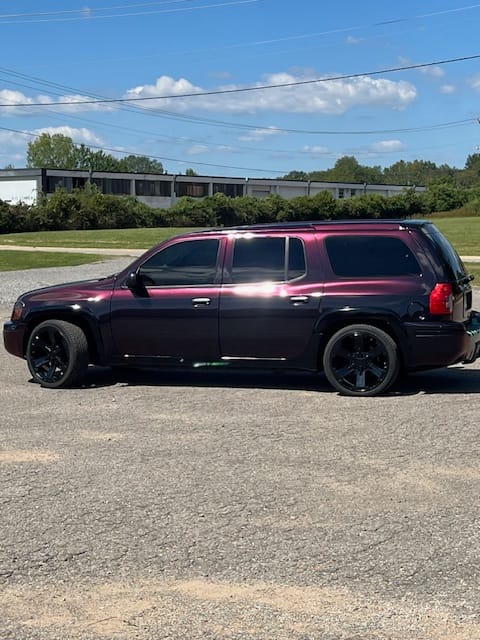 Customer photo review of Rainbow Drift Black Red Vinyl Wrap