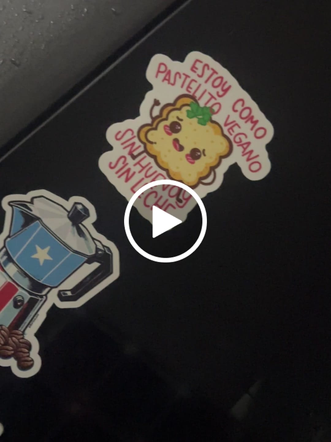 Customer video review of Pastelito Vegano (Sticker Laminado)