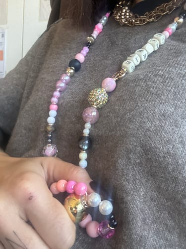 Customer photo review of Portachiavi Lungo da collo di perle fatto a mano 🤎🩷 Rosa e oro