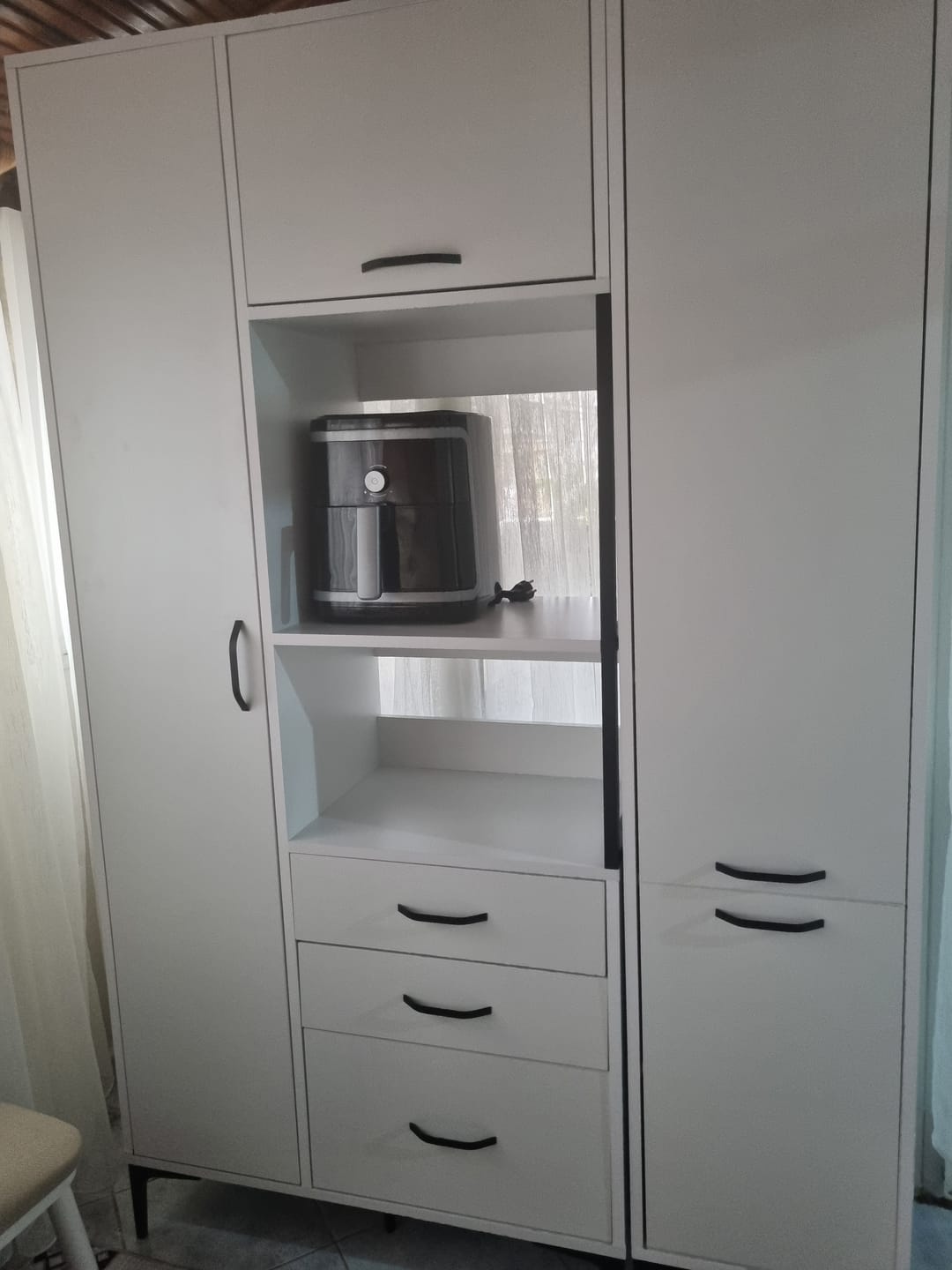 Customer photo review of Rani JE118 Çok Amaçlı Dolap 4 Kapaklı 3 Çekmeceli Kiler Mutfak Dolabı Beyaz