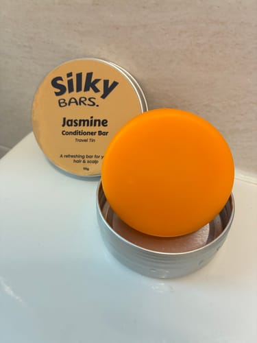 Customer photo review of Jasmine Shampoo & Conditioner Shine & Volume Bundle