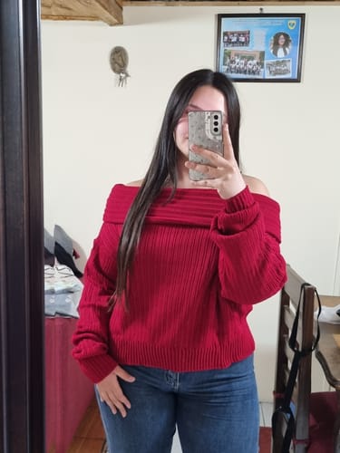 Customer photo review of SWEATER BLAIR AMARILLO