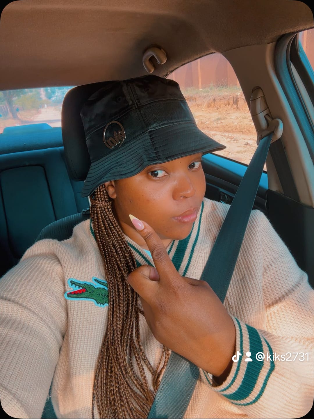 Customer photo review of Black Billy Bucket Hat