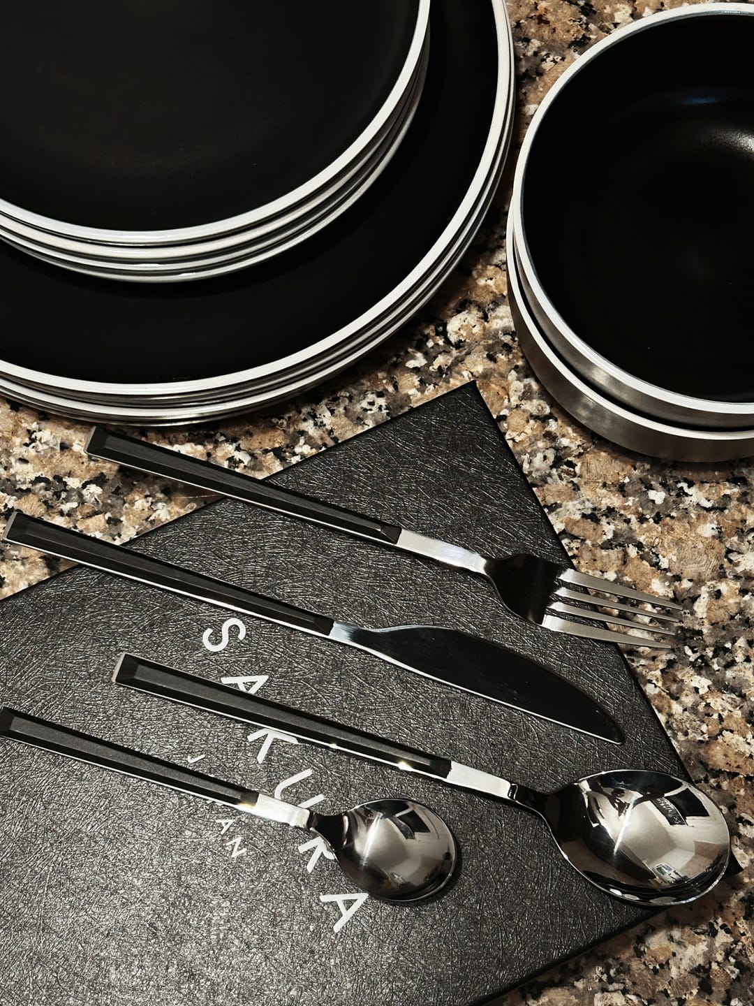 Customer photo review of Set Cubiertos Sakura Black Acero Inoxidable 24 Piezas