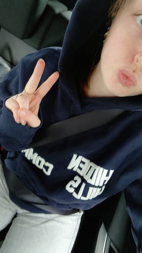 Customer photo review of GATED COMMUNITY HOODIE NAVY