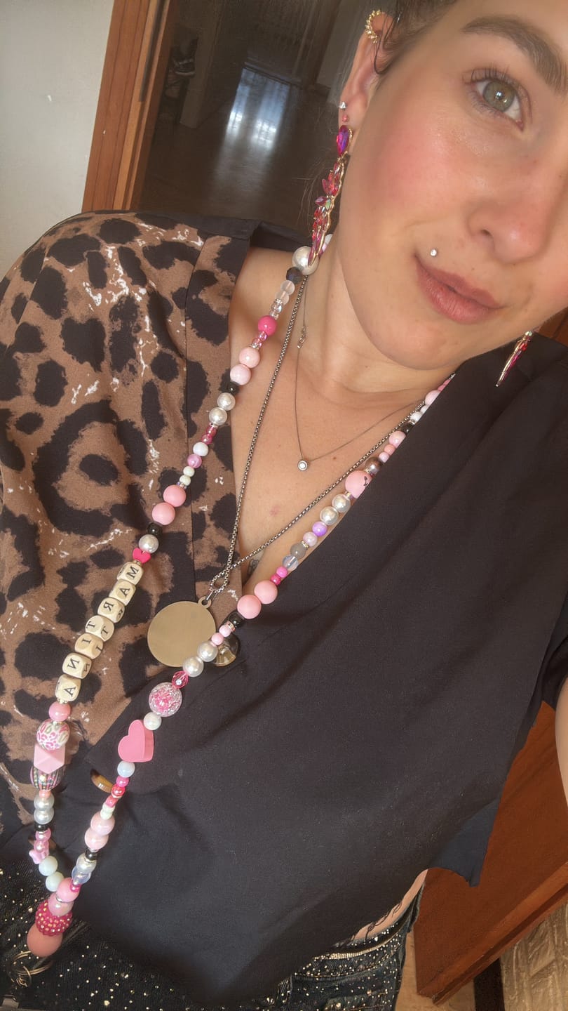 Customer photo review of Portachiavi Lungo da collo di perle fatto a mano 💝 Rosa