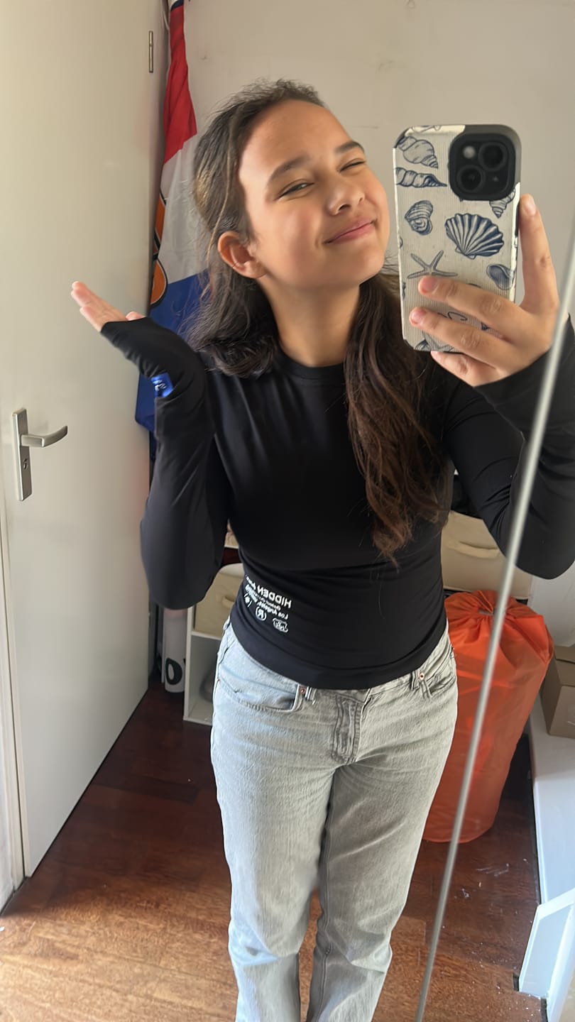Customer photo review of LABEL LONGSLEEVE TOP BLACK