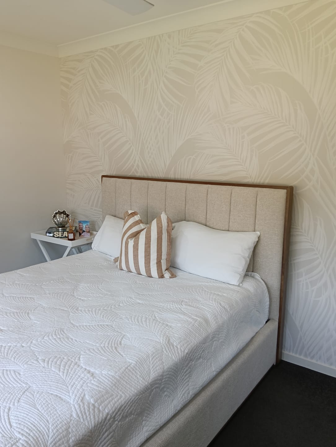 Customer photo review of Luxe Tropical in Sand Wallpaper