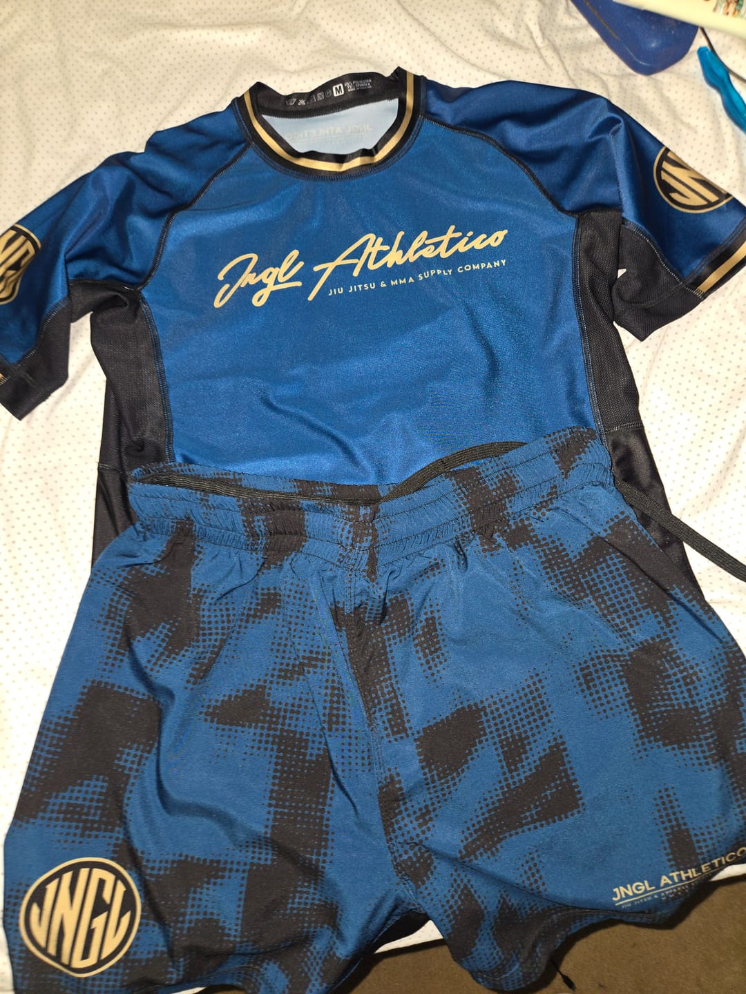 Customer photo review of Midas Blue - Short Sleeve Rashguard Brazilian Jiu Jitsu