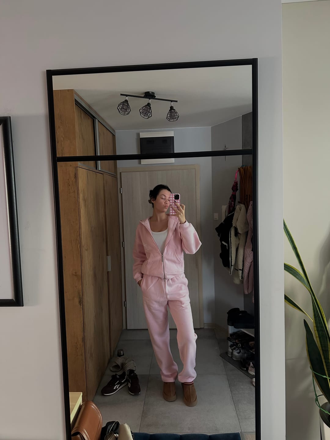 Customer photo review of LABEL ZIP HOODIE LIGHT PINK