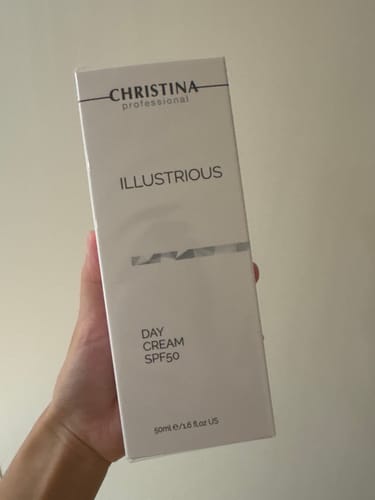 Customer photo review of イラストリアスデイクリームSPF50