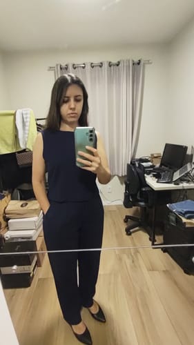 Marcela G. review of Calça Slouchy Íris Azul Escuro image 1 out of 2