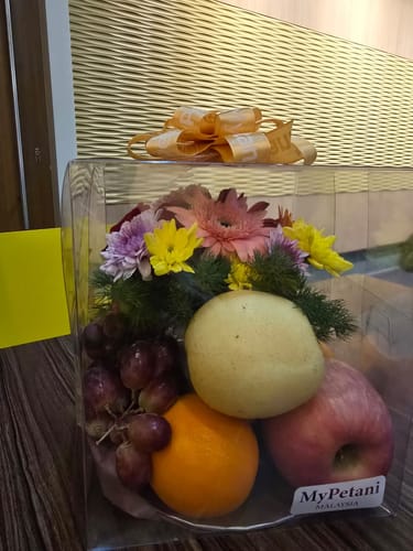 Customer photo review of Elena Fruit & Floral Box (Available in KL & Selangor only)