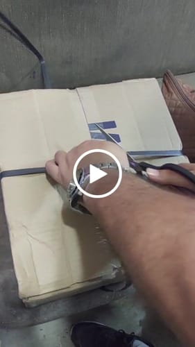 Customer video review of Tenis 270 Blanco Negro Rojo