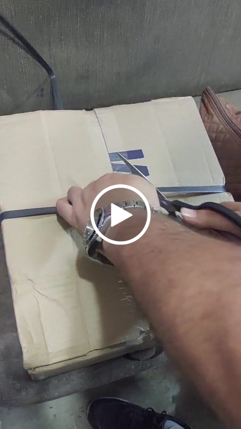 Customer video review of Tenis 270 Blanco Negro Rojo
