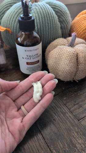 Customer photo review of October Tallow & Oat Lotion