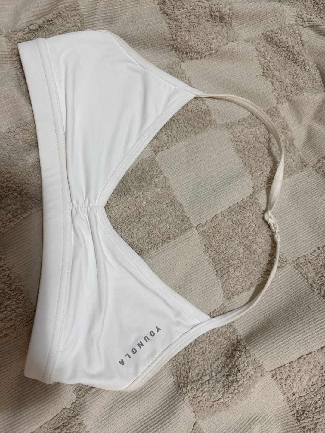 Customer photo review of W335 URBAN V-NECK BRA Fall 24'