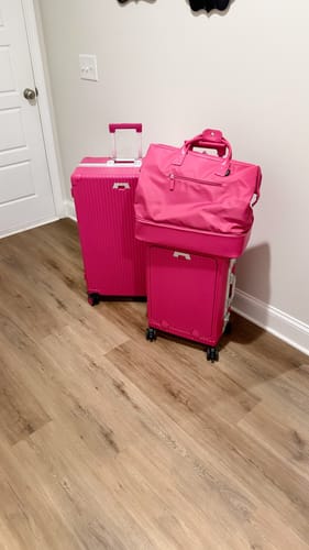 Customer photo review of Check-in: All-in-One 28"