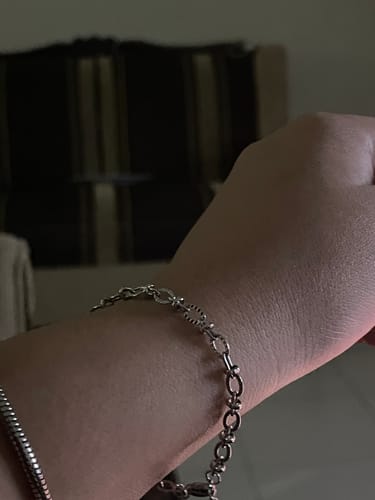 Customer photo review of Pulsera Charm Bar