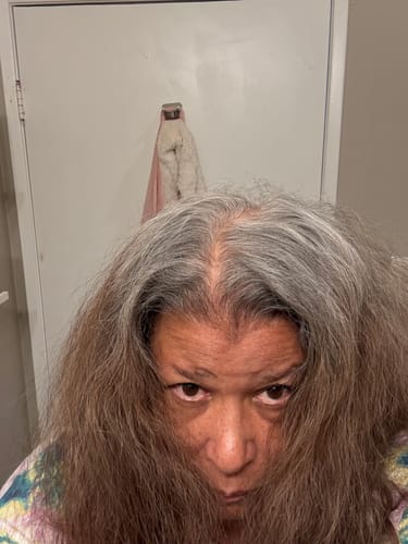 Customer photo review of Instant Dye Shampoo