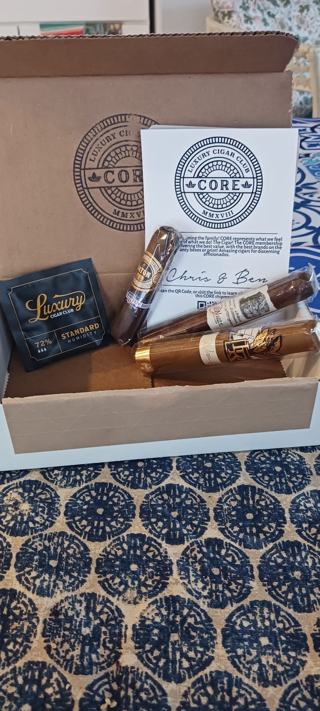 Customer photo review of Core Subscription Luxury Cigars Monthly