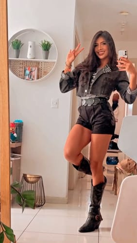 Customer photo review of JESSE BOOTS