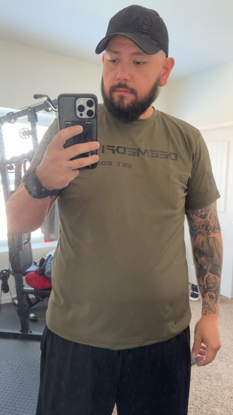 Customer photo review of Men’s Gym Tee “Compellence” -Olive