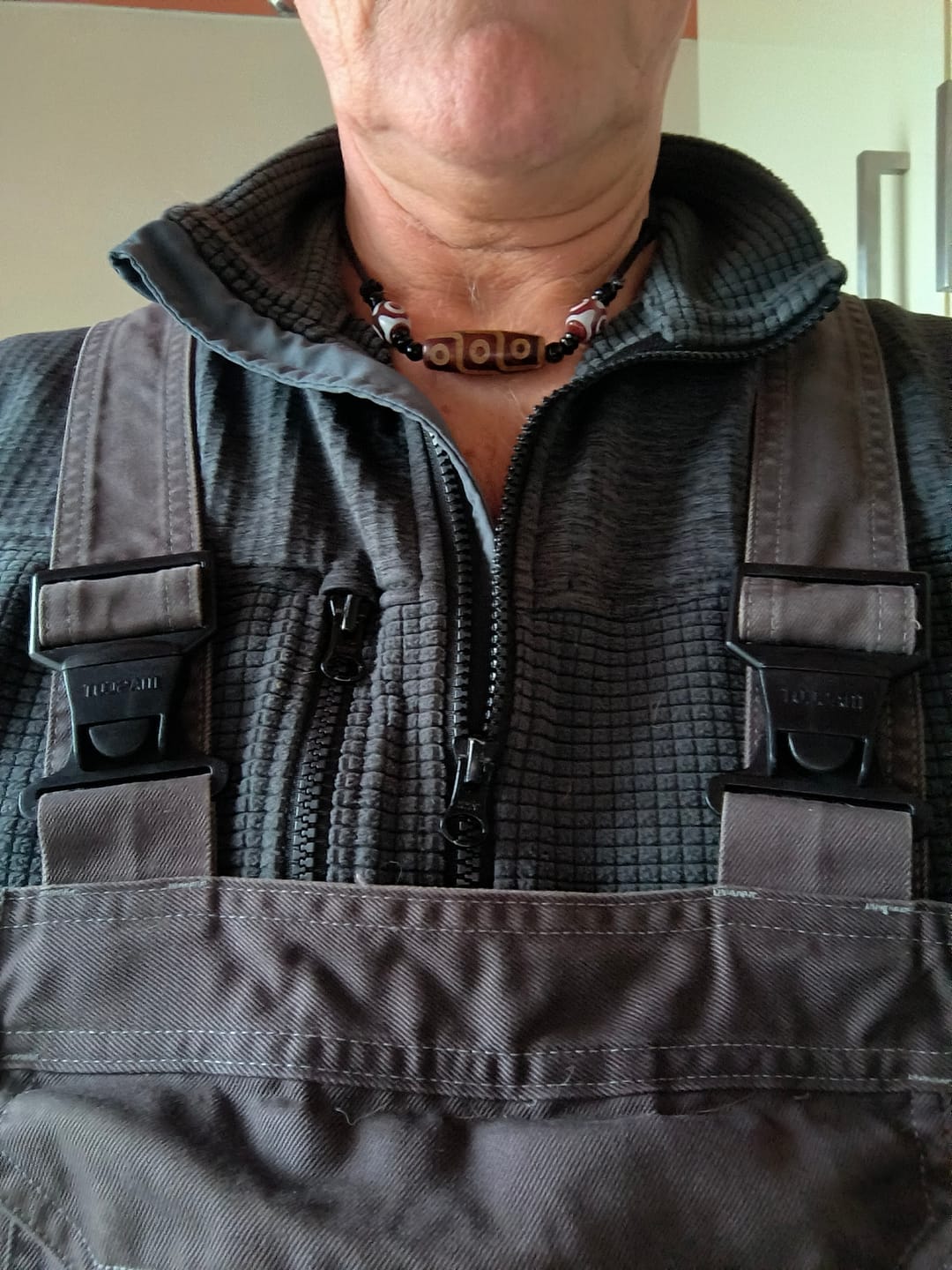 Customer photo review of Buddha Stones Tibetische Neun-Augen-Dzi-Perlen-Schutzschnur-Halskette
