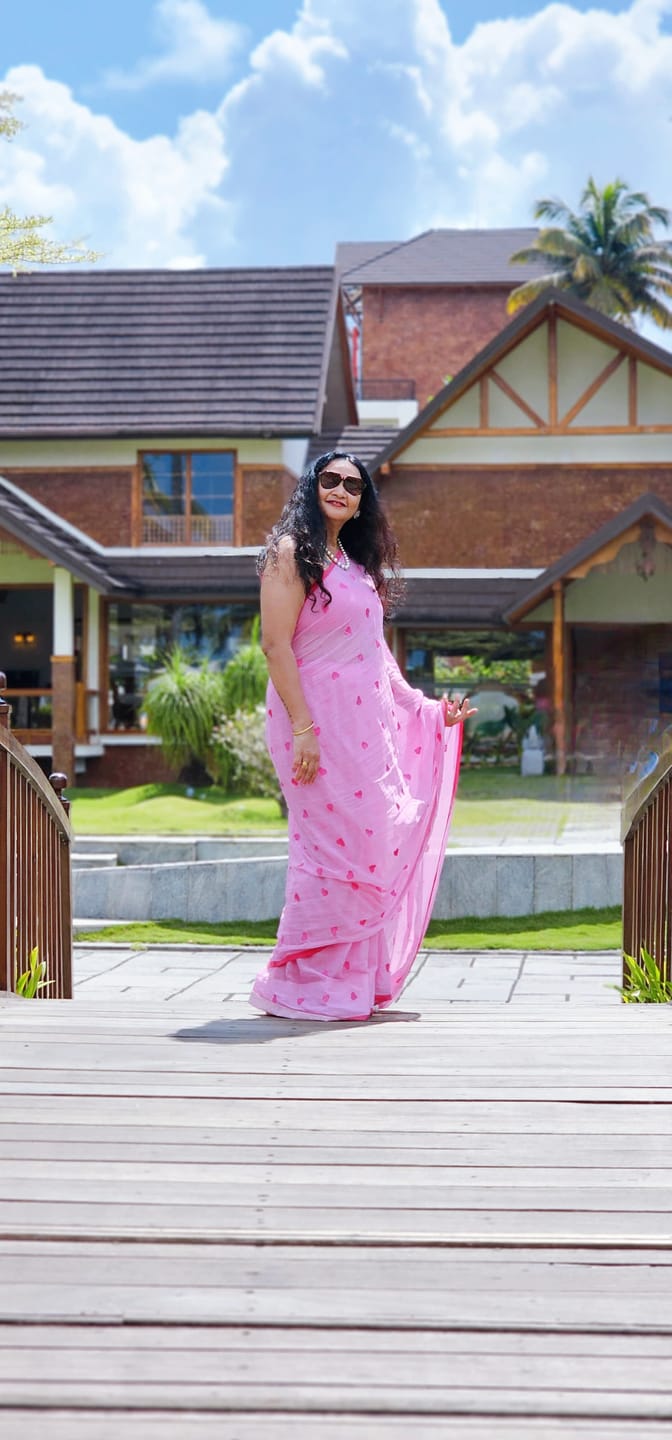 Customer photo review of Pink Love Mulmul Cotton Saree