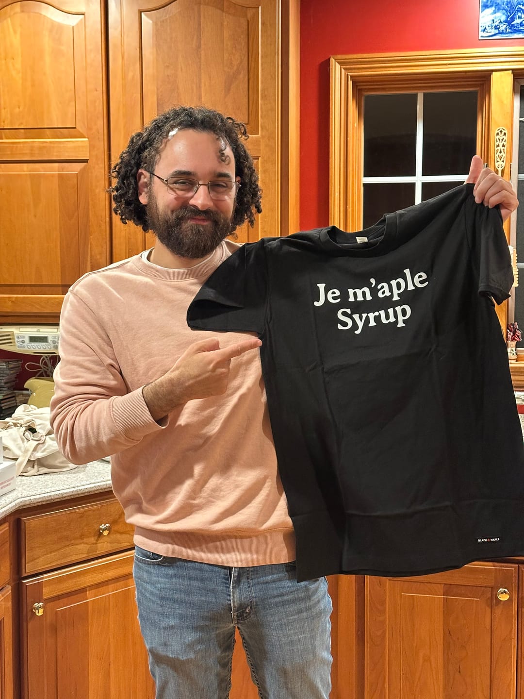 Customer photo review of Je M'aple Syrup T-shirt
