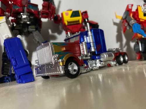 Customer photo review of 4th party BW BAIWEI TW1022EX Optimus Prime (Modified KO SS32 / SS44) & Weapon Set Refned Painting Version 17.5cm / 6.9"