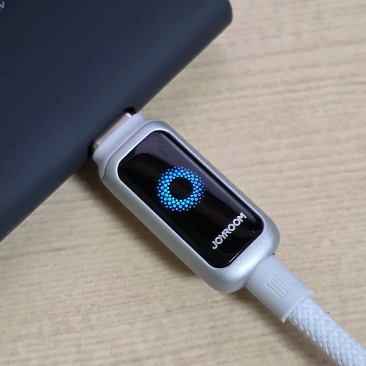 Customer photo review of Braided USB-C Cable Auto Power Off 100W Fast Charge — Black | KIMLUD