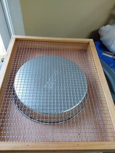 Customer photo review of BeeCastle Beehive Candy Board Feeder: Winter-Ready and Assembled for 10 Frames with Wax Paper-The Ultimate Winter Beekeeping Solution! 🍯🔍