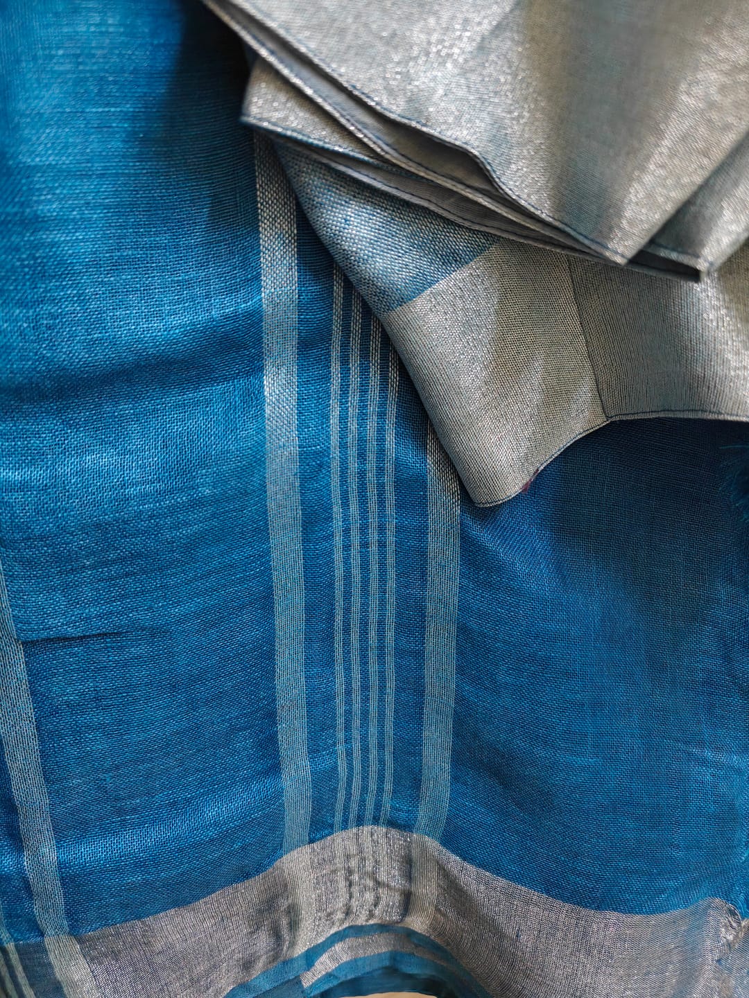 Customer photo review of Handwoven Pure Linen Saree