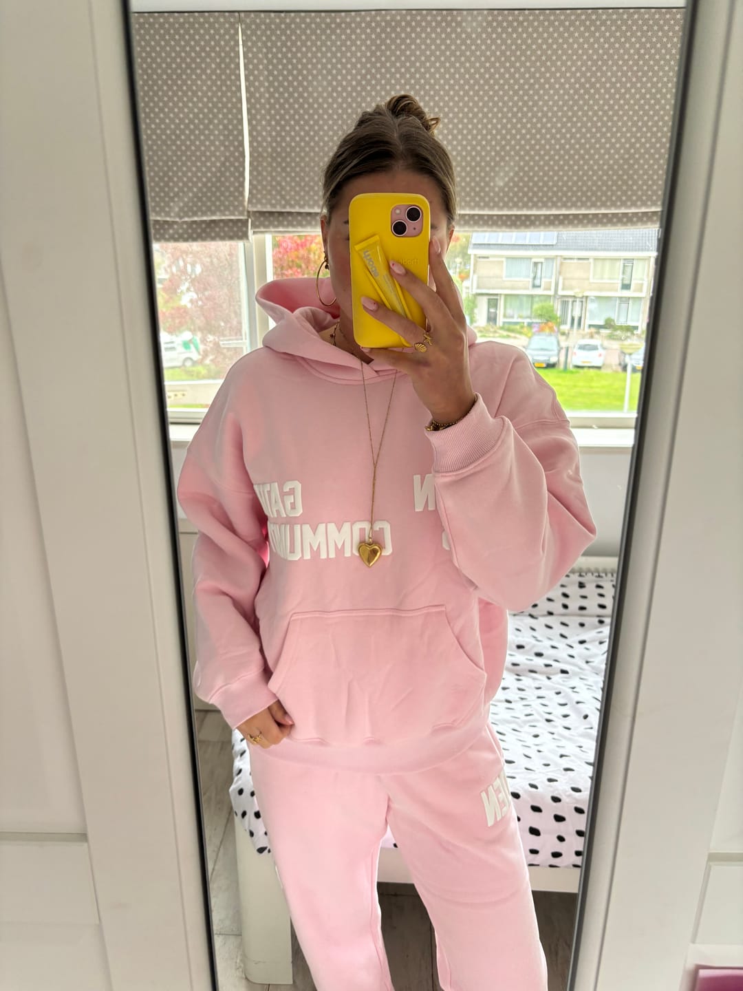 Kundenbewertung mit Foto von GATED COMMUNITY STRAIGHT LEG SWEATPANTS LIGHT PINK