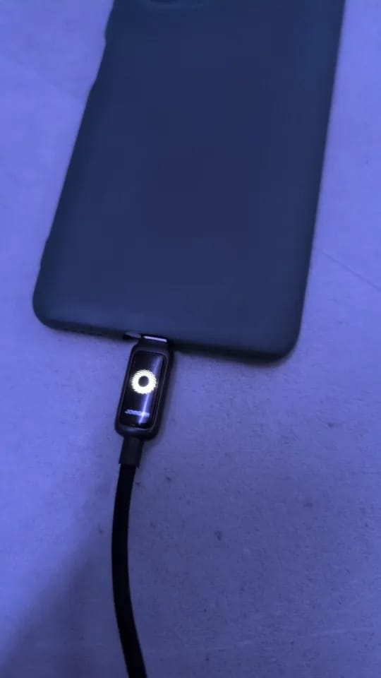 Customer photo review of Braided USB-C Cable Auto Power Off 100W Fast Charge — Black | KIMLUD