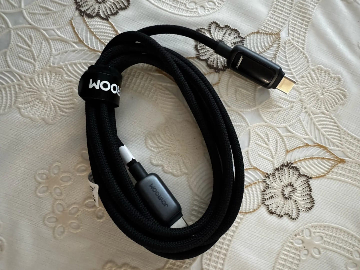 Customer photo review of Braided USB-C Cable Auto Power Off 100W Fast Charge — Black | KIMLUD