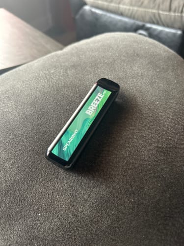 Customer photo review of Breeze Pro Disposable Vape