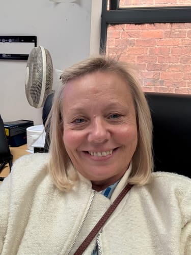 Customer photo review of Face Framing Layers / Clip In Extensions / Human Hair / 14 inches / 15 grams