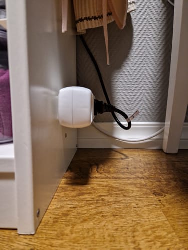 Kundeanmeldelse med bilde av Selvklebende holder for grenuttak