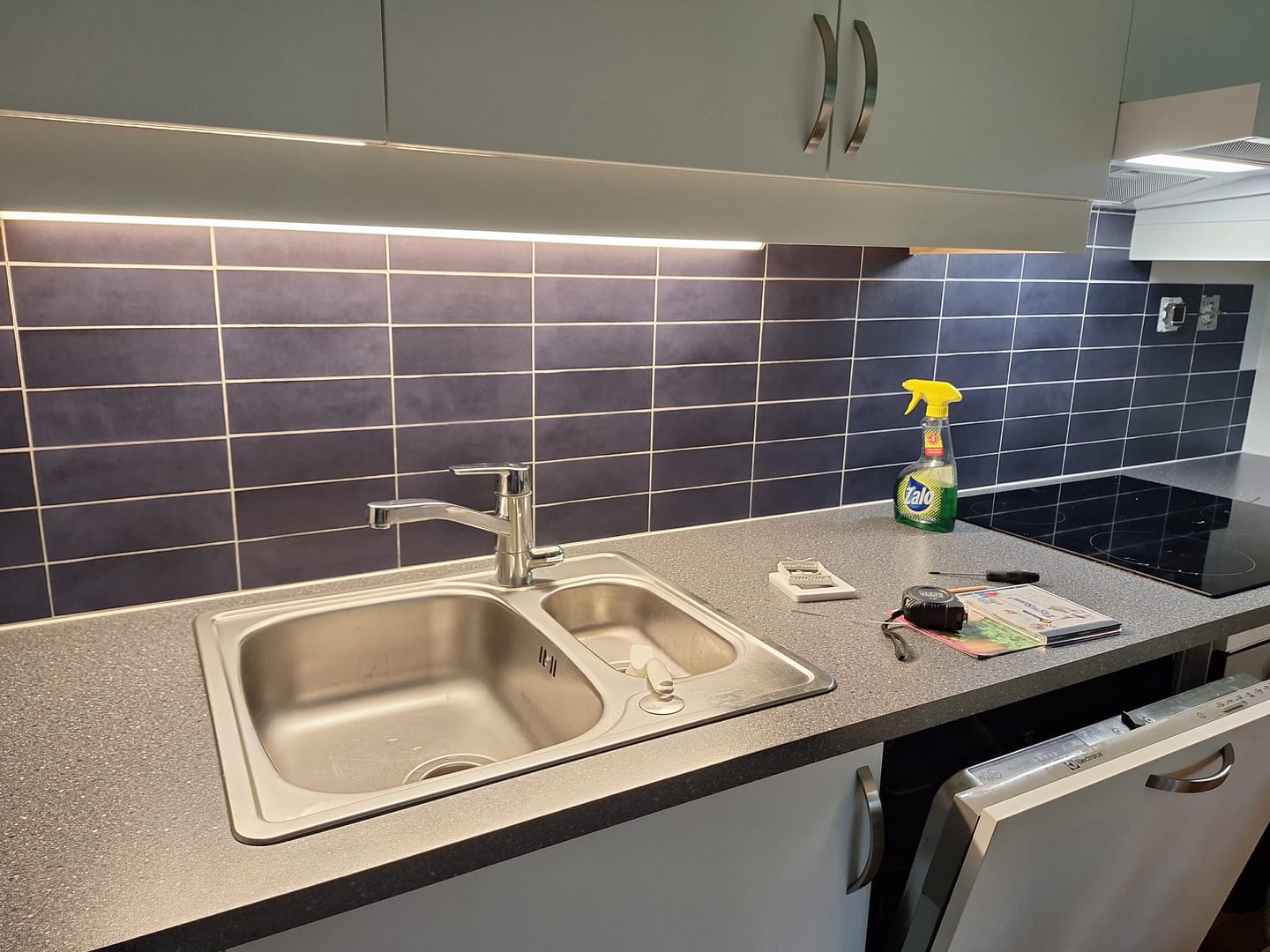 Customer photo review of Katja midnattsblå selvklebende fliser