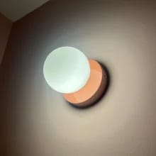 Customer photo review of Arandela de Parede Minimalista com Globo de Vidro