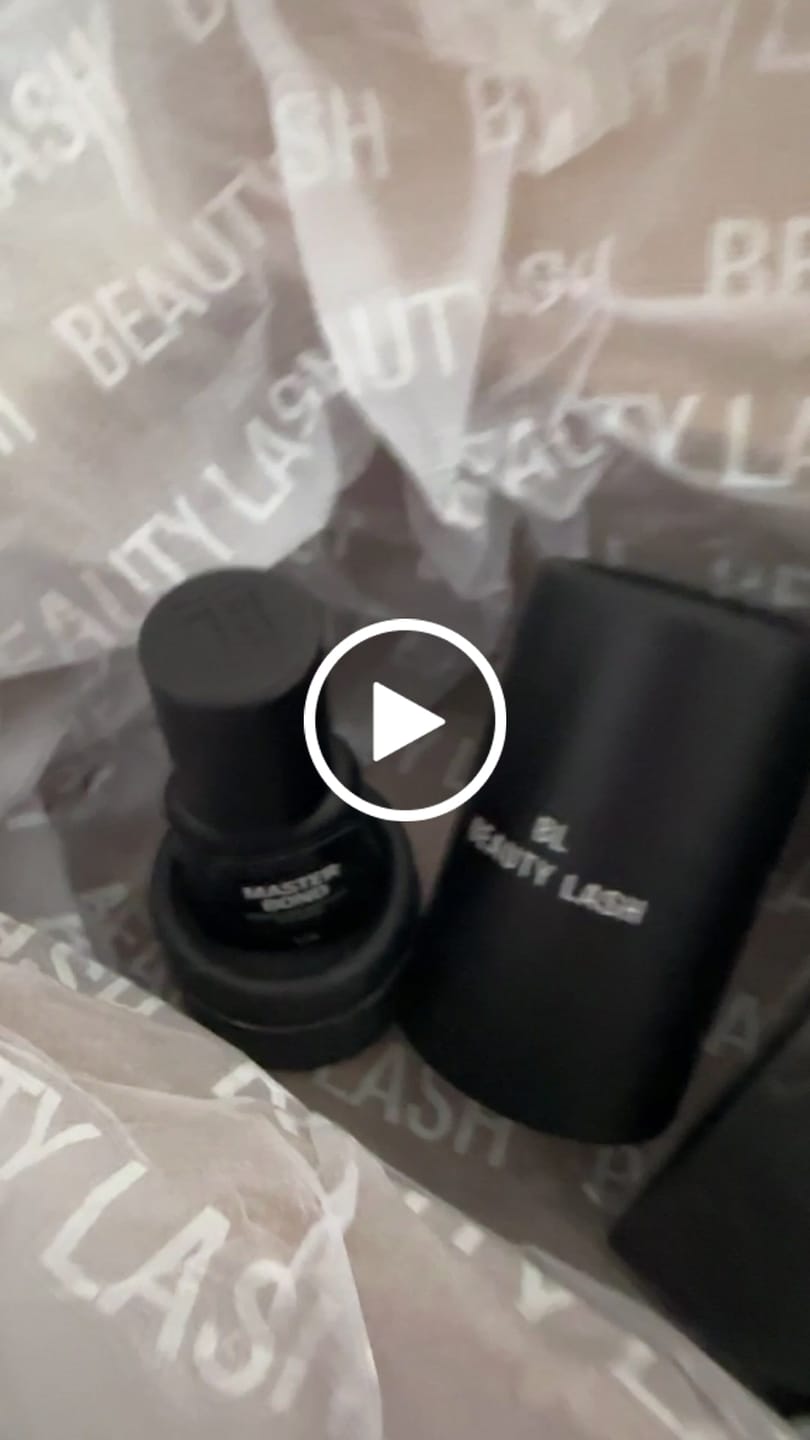 Customer video review of Flat Lashes