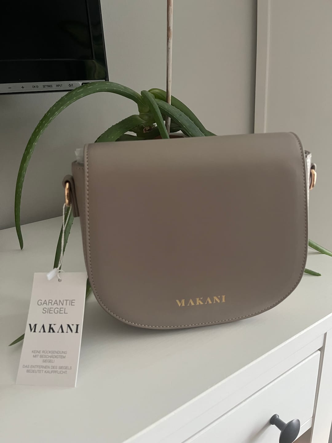 Customer photo review of JASMIN - TAUPE