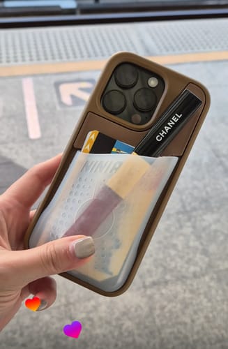 Customer photo review of iPhone 16