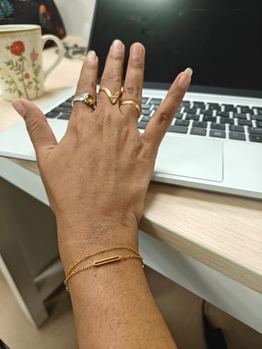 Customer photo review of Bar Layered Chain Bracelet