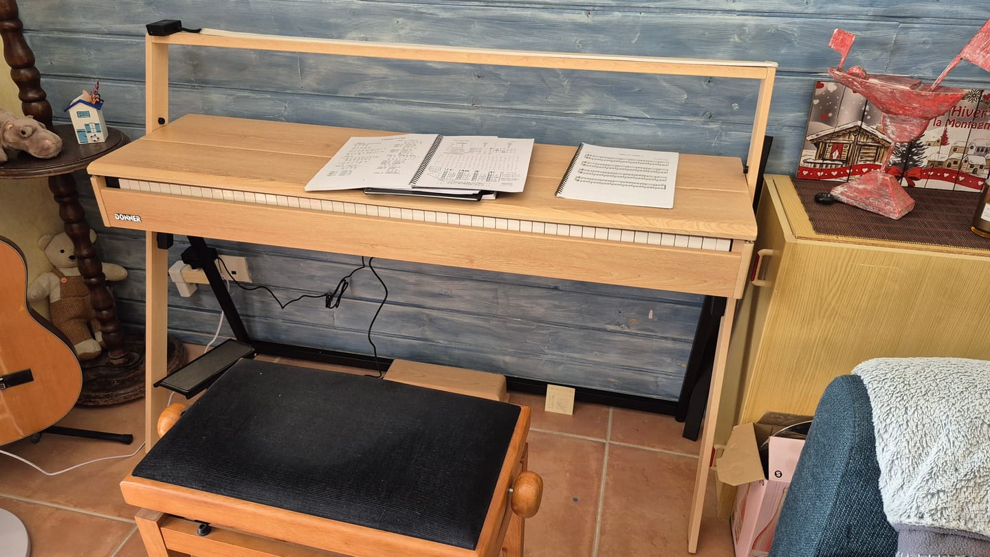 Customer photo review of Donner OURA™ R300 Professionnel Piano Numérique