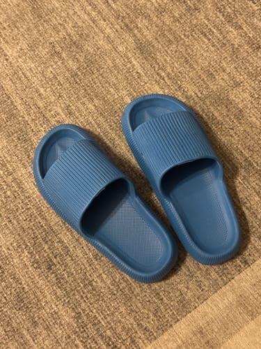 Customer photo review of The Cloudies ™ - Orthopedic Slippers With Extra Compressible Thick Sole